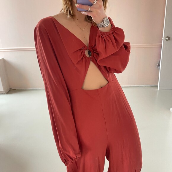 Farm Rio Long Sleeve Front Ring Cut out Jumpsuit Red Large - Picture 5 of 8